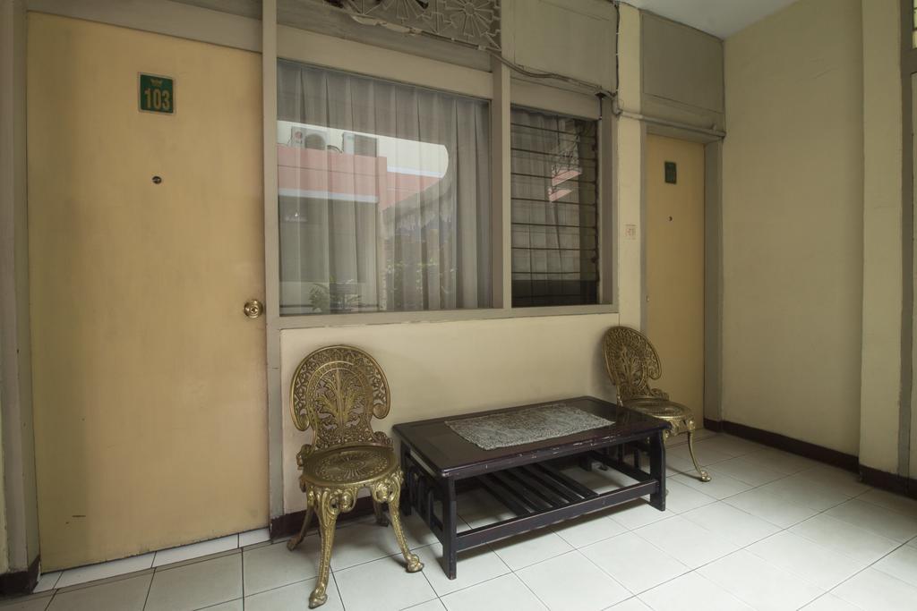 Hotel Reddoorz @ Klender Jakarta Exteriér fotografie
